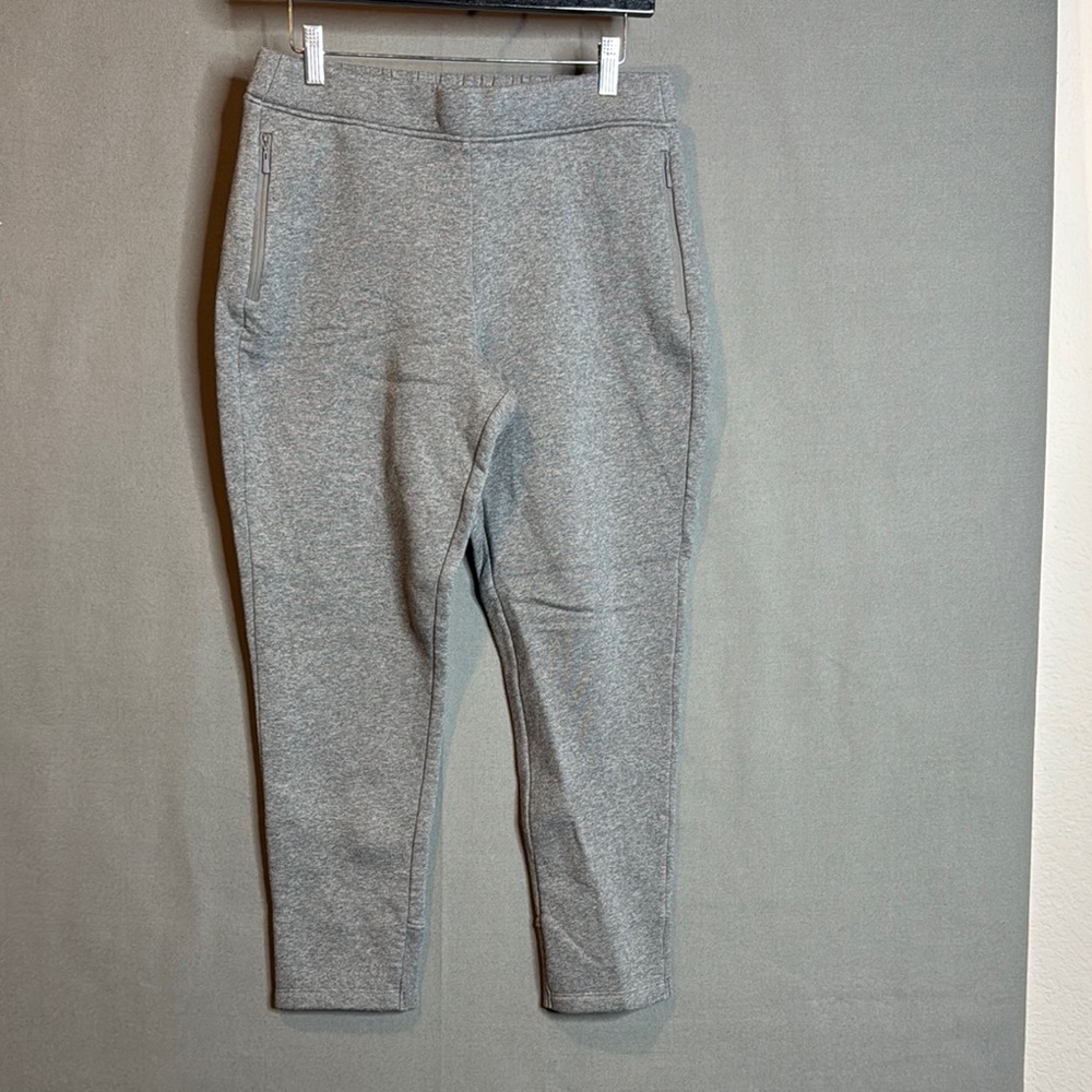 Banana republic woman’s size small Gray Jogger Pants 26‎ inseam